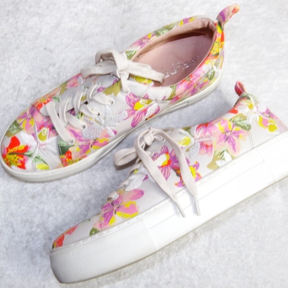 J/Slides NYC 8.5 Appy Floral Sneaker Embroider Floral Anthropologie Light Gray - Picture 1 of 7